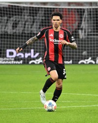 德天空：法兰克福后卫柯林斯计划今夏离队，利物浦等队正在关注